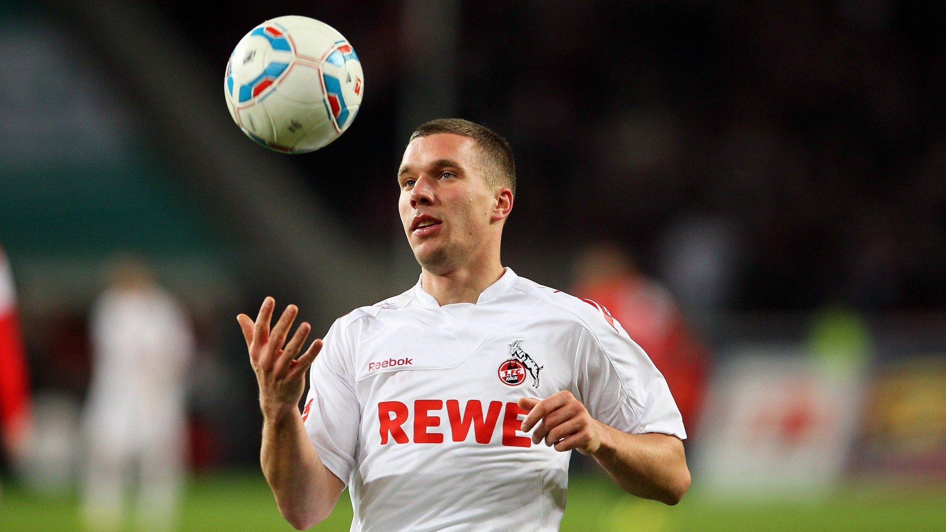 战术风暴席卷亚洲,多特蒙德式高压冲垮日本,劳塔罗化身关键先生定义新时代